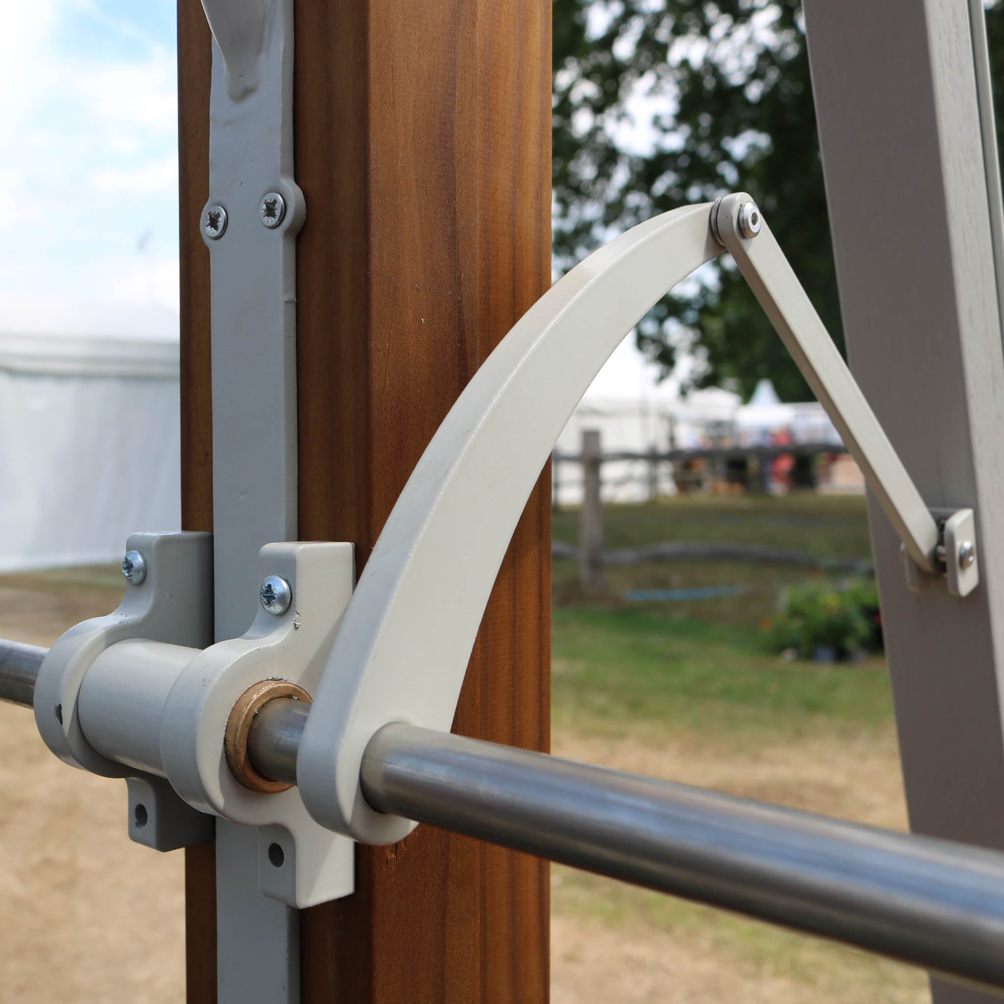 Additional Opener for Multi-sash Opening System